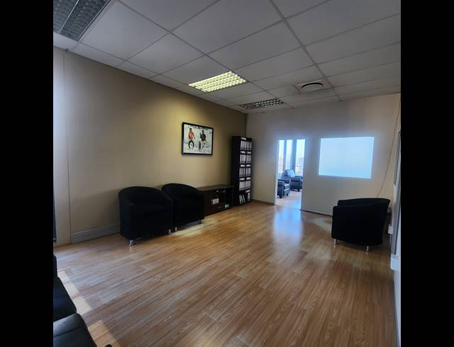 170M² OFFICE TO LET IN UMHLANGA CENTRAL